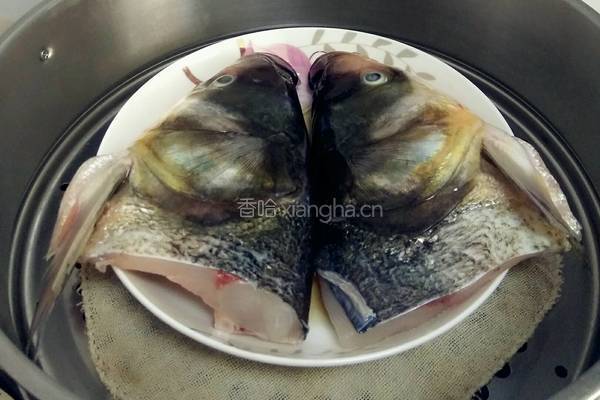 清蒸剁椒鳙鱼的做法图解6