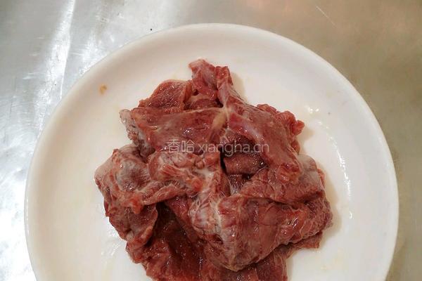 野生竹耳炒驴肉的做法图解2