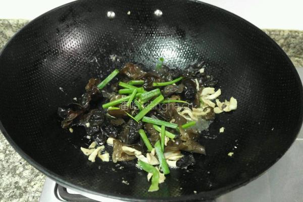 木耳小炒肉的做法图解9