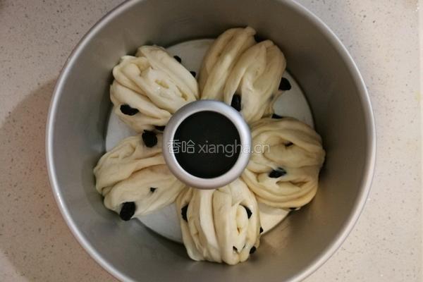 葡萄干面包卷的做法图解5