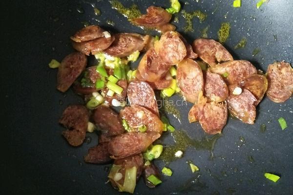 秋葵炒腊肠的做法图解7