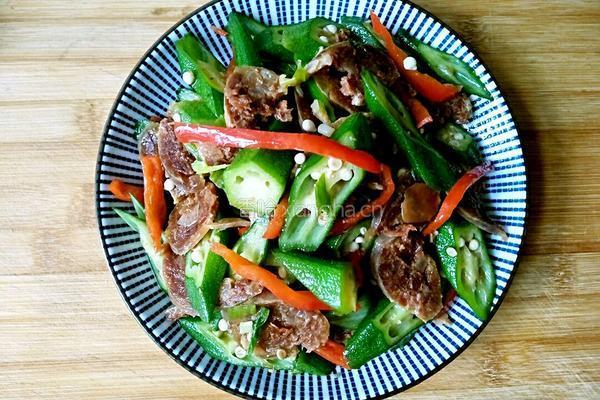 秋葵炒腊肠的做法图解11