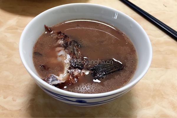 祛湿汤之赤小豆煲鲫鱼的做法图解8