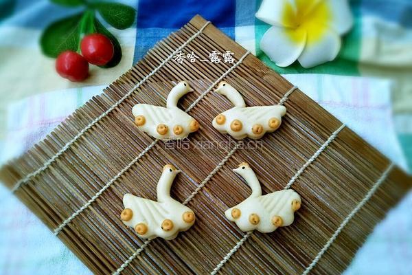 天鹅馒头的做法图解1