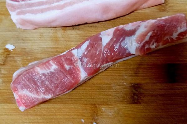 配菜小炒肉的做法图解1