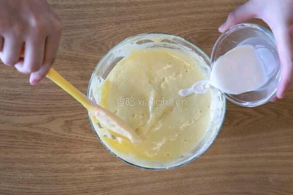 豆沙裱花海绵怀子蛋糕的做法图解5