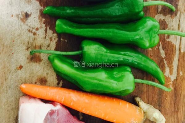 辣椒夹肉馅的做法图解1