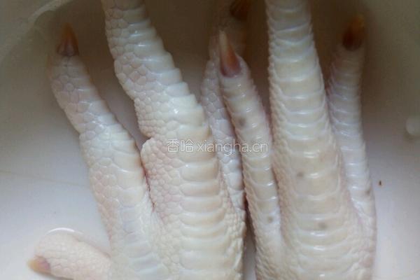 卤香鸡爪的做法图解1