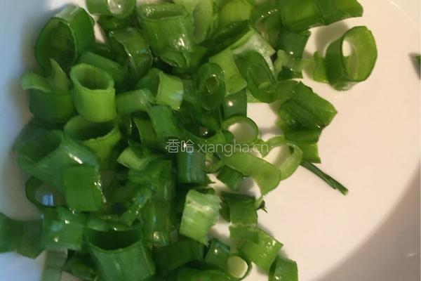 萝卜干葱花煎蛋的做法图解3