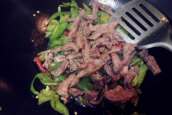 青椒炒牛柳的做法图解4