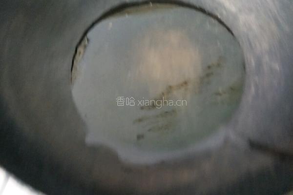 青椒火腿肉的做法图解1