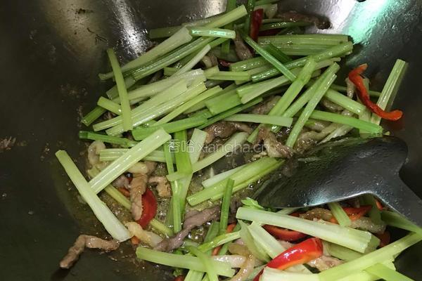 芹菜肉丝的做法图解5