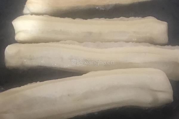 香酥油条的做法图解4