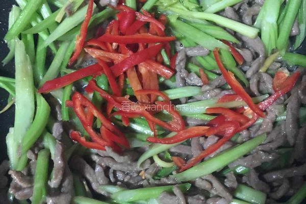 香芹炒牛肉的做法图解10