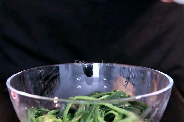 凉拌菠菜的做法图解5