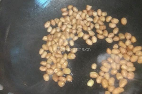 咸香花生米的做法图解3