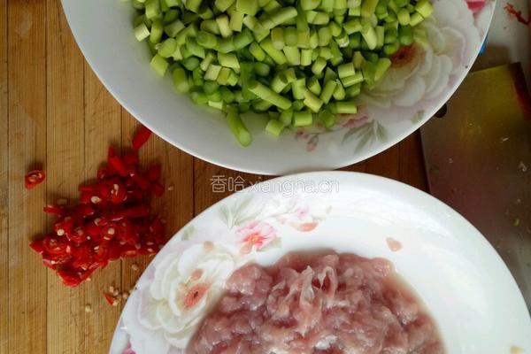 蒜薹炒肉沫的做法图解2