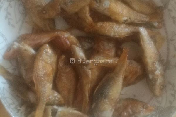干煸小河鱼的做法图解6