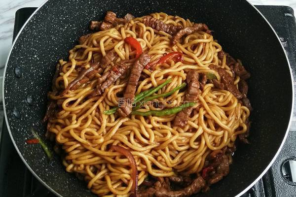 蒜香牛柳炒面