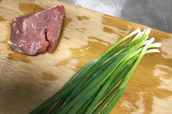 笋干肉丝面的做法图解1