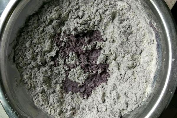 小兔子火腿馒头的做法图解2