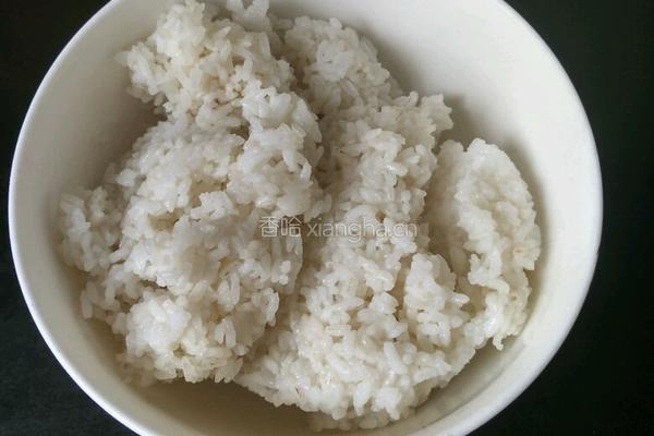 五彩蛋炒饭的做法图解2