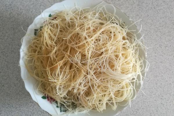 炒粉干的做法图解2