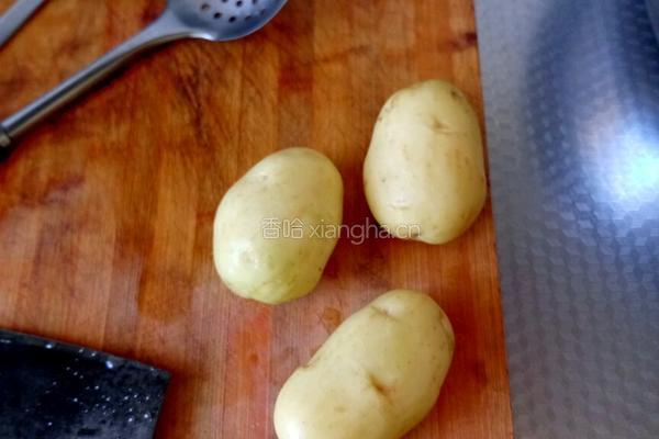 拔丝土豆的做法图解1