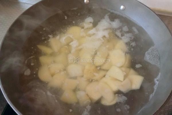 拔丝土豆的做法图解3
