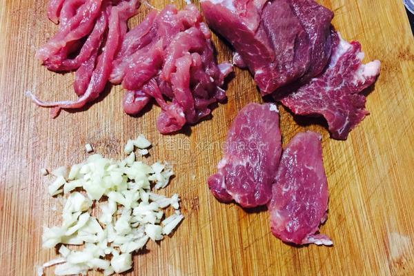 豇豆炒肉丝的做法图解2