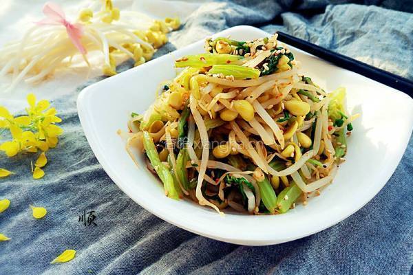 芹菜拌黄豆芽的做法图解12