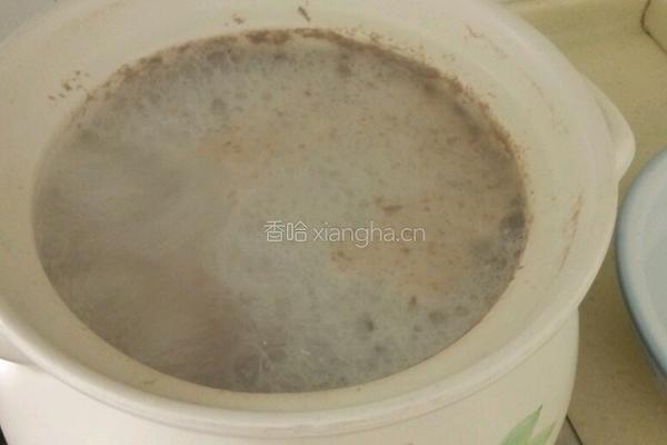 白萝卜骨头汤的做法图解2