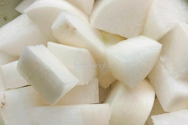 白萝卜骨头汤的做法图解4