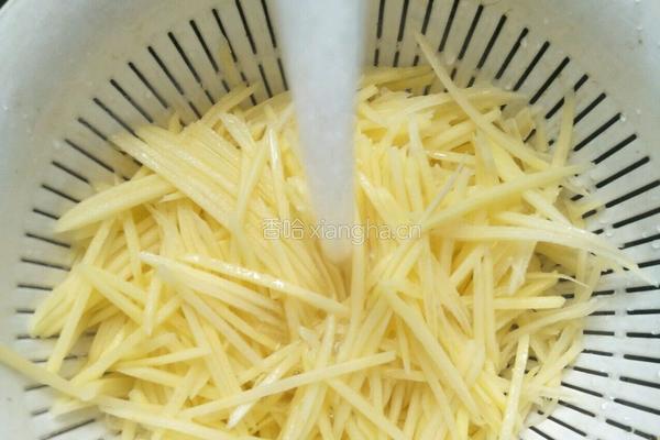 蚝油土豆丝的做法图解3