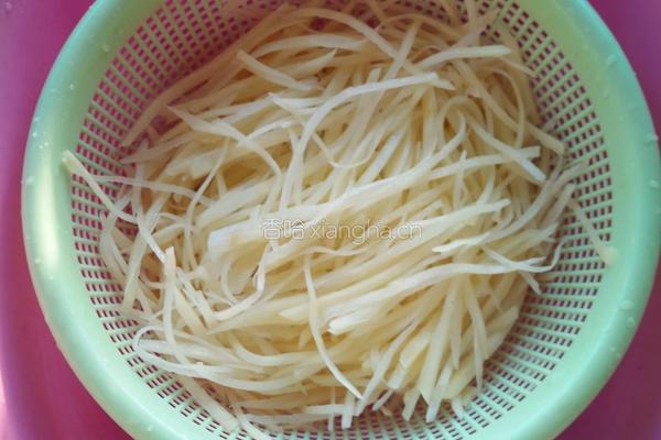 酸辣土豆丝的做法图解3