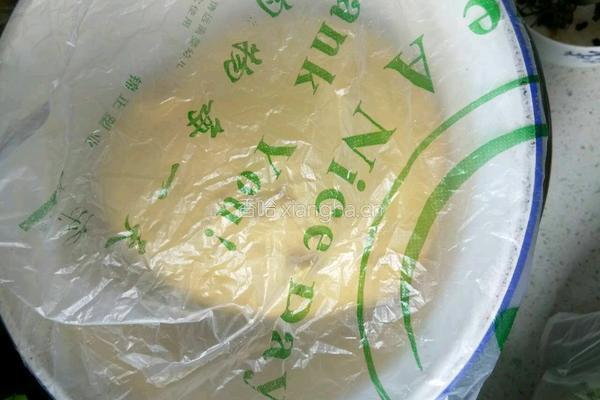 小兔子火腿馒头的做法图解3