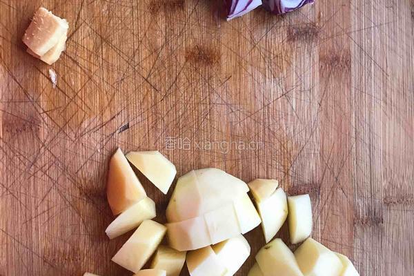 俄式土豆烧牛肉的做法图解2