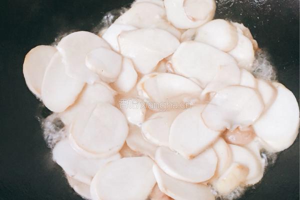 杏鲍菇爆炒淡菜肉的做法图解5