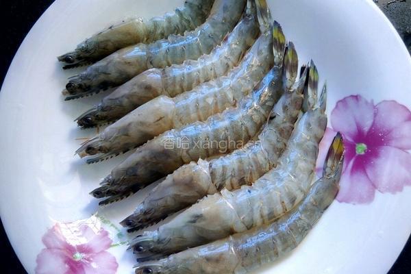 灼烤大虾的做法图解1