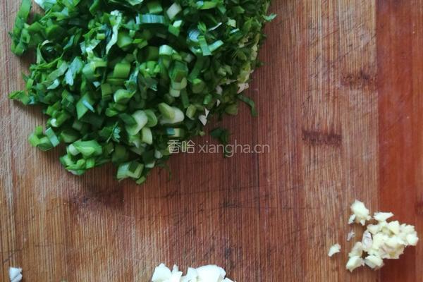 肉臊子酸汤面的做法图解3