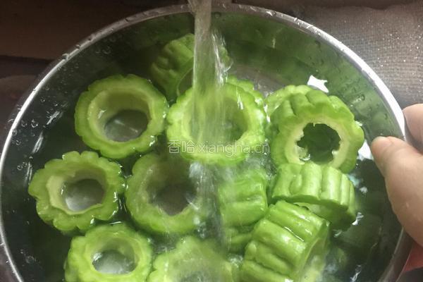 苦瓜酿肉的做法图解5