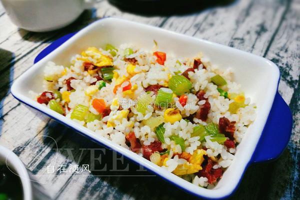 腊肠菜丁蛋炒饭的做法图解8