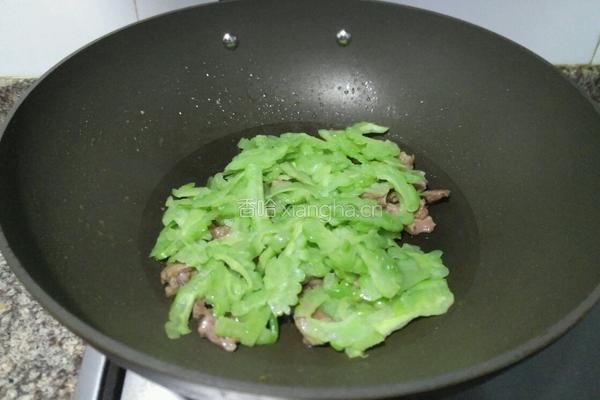 苦瓜炒牛肉的做法图解10
