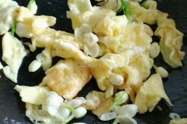 茉莉花炒鸡蛋的做法图解6