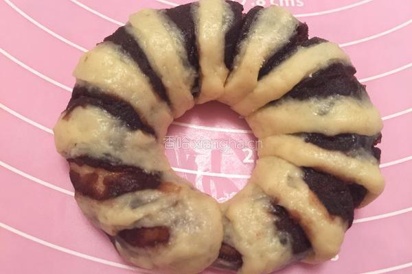 豆沙面包圈的做法图解17