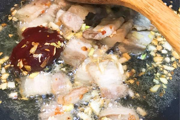 韩式五花肉炒辣白菜的做法图解6