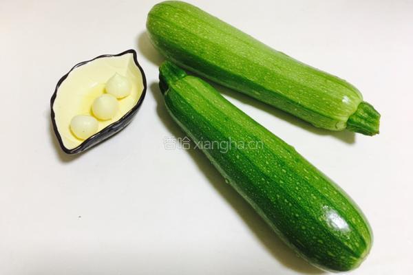 蒜香云南小瓜的做法图解1
