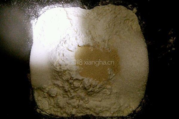 蜜豆牛角包的做法图解2
