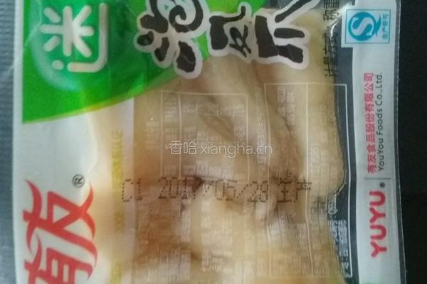 泡椒凤爪拌瓜皮的做法图解3