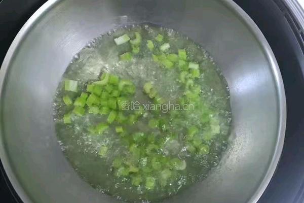 芹菜拌蛋定姐鸡蛋干的做法图解3